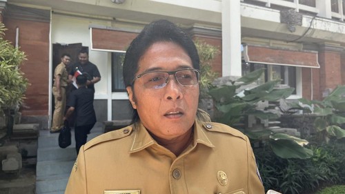 Wakil Gubernur Bali I Nyoman Giri Prasta di kantor Gubernur Bali, Senin (5/5/2025). Giri menyampaikan penolakan terkait hadirnya ormas GRIB Jaya di Bali.