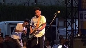Aksi Zul Zivilia manggung di Indonesian Prison Products and Arts Festival (IPPAFest) di Lapangan Banteng, Jakarta. Foto: Instagram Zul Zivilia