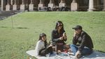 Kompaknya Anissa Aziza dan Raditya Dika Kulineran di Australia dan Mekkah