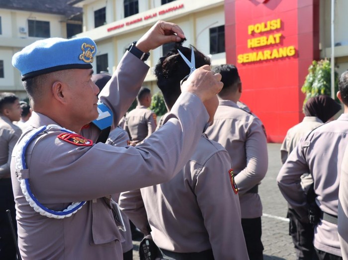 Bidang Profesi dan Pengamanan (Bidpropam) Polda Jateng saat melaksanakan Penegakan, Ketertiban, dan Disiplin (Gaktibplin), Selasa (6/5/2025).