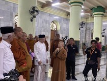 Cerita Takmir Masjid Kauman Semarang Dikunjungi Rombongan Biksu Thudong