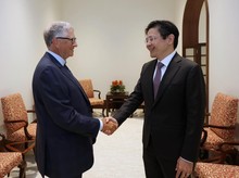 Alasan Bill Gates Dirikan Kantor di Singapura
