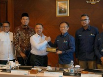 Bupati Pelalawan Ungkap Ribuan Warga Ngungsi-Jalan Rusak Imbas Pintu PLTA Dibuka