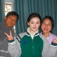 Terima kasih atas perhatian kalian semua. Dukungan dan dorongan dari teman-teman dan keluargalah yang memberi aku berani untuk terus maju, kata wanita yang disebut mirip Fan Bing Bing tersebut. Foto: Weibo