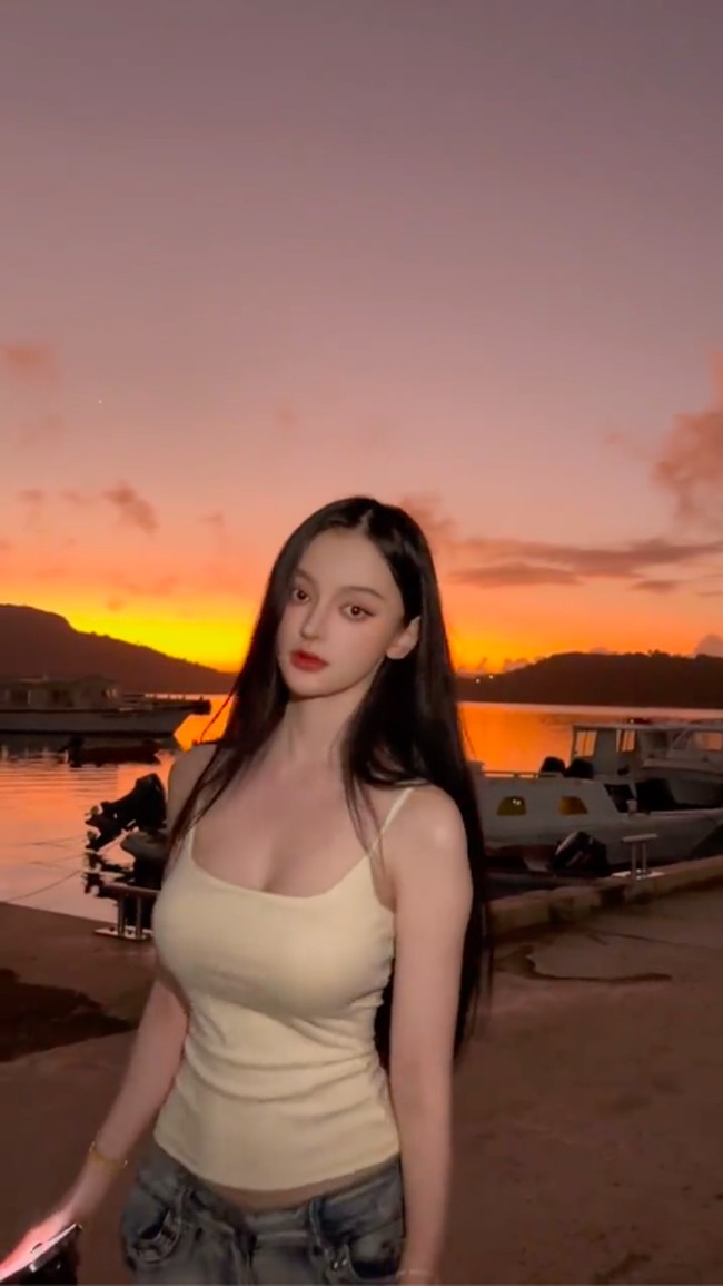 Kontroversi mengenai penampilan Chenyue sudah dilihat lebih dari 200 juta kali di media sosial. Foto: Weibo