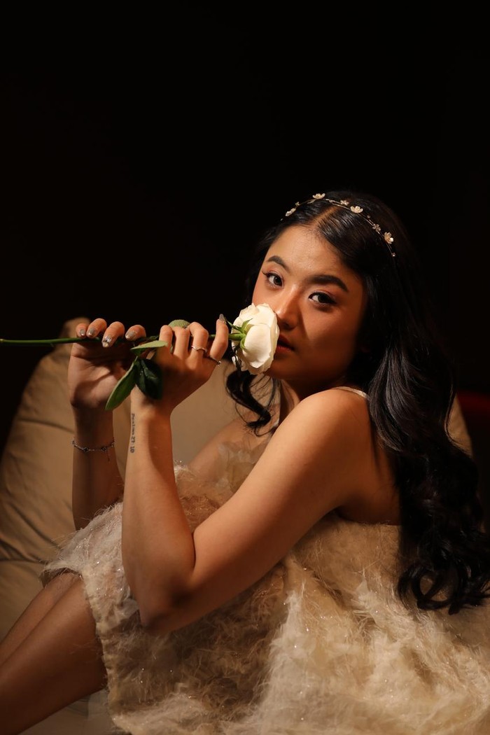 Chrisalia Chrisalia memperkenalkan lagu baru berjudul Rindu, menggambarkan kerinduan dan proses merelakan.