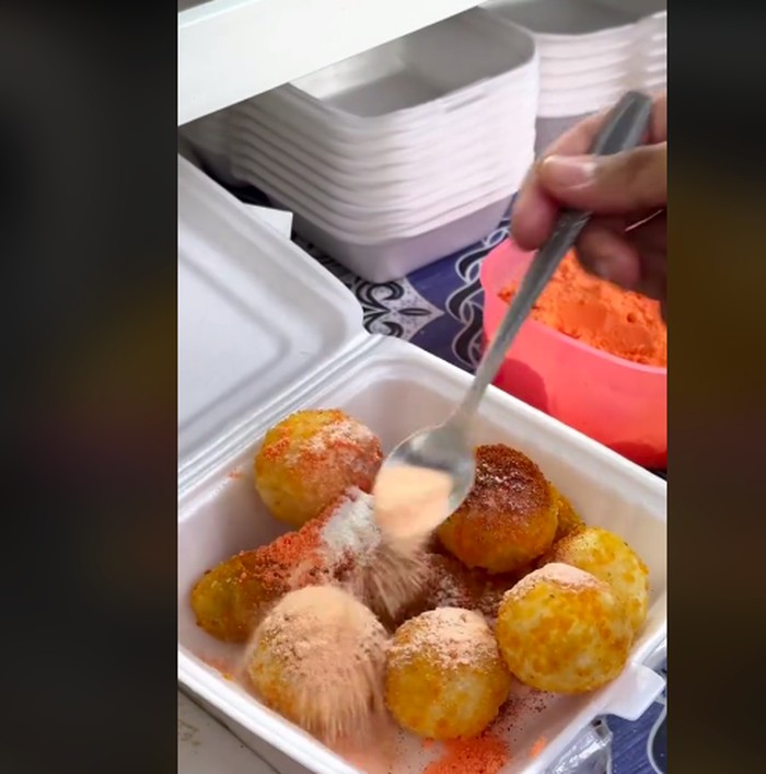Cimol keju enak di Jakarta