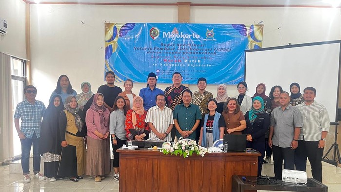 Dinas Koperasi Pemkab Mojokerto rakor dengan para notaris