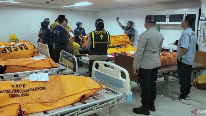 Identitas 12 Korban Tewas Kecelakaan Bus di Padang Panjang, Ada Anak-anak