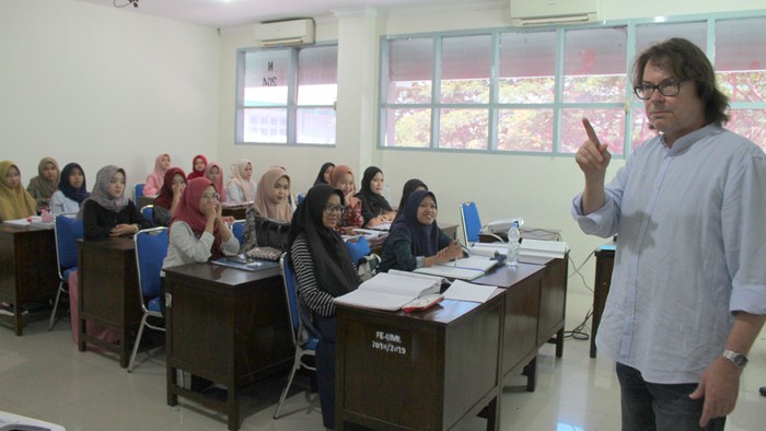 Fakultas Ekonomi dan Bisnis UMI.