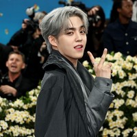 S.Coups SEVENTEEN mulai bergabung sebagai global ambassador BOSS akhir bulan April 2025. Kurang dari satu bulan, kini dia menunjukkan eksistensinya di Met Gala 2025 bersama deretan selebriti dunia. Foto: Getty Images