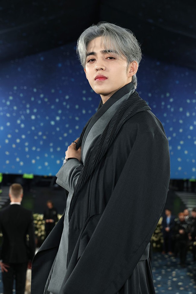 Pemilik nama asli Choi Seungcheol itu pun dianggap lulus kamera Getty Images. Netizen terpana dengan kulit wajahnya yang mulus, seolah tidak punya pori-pori. Foto: Getty Images