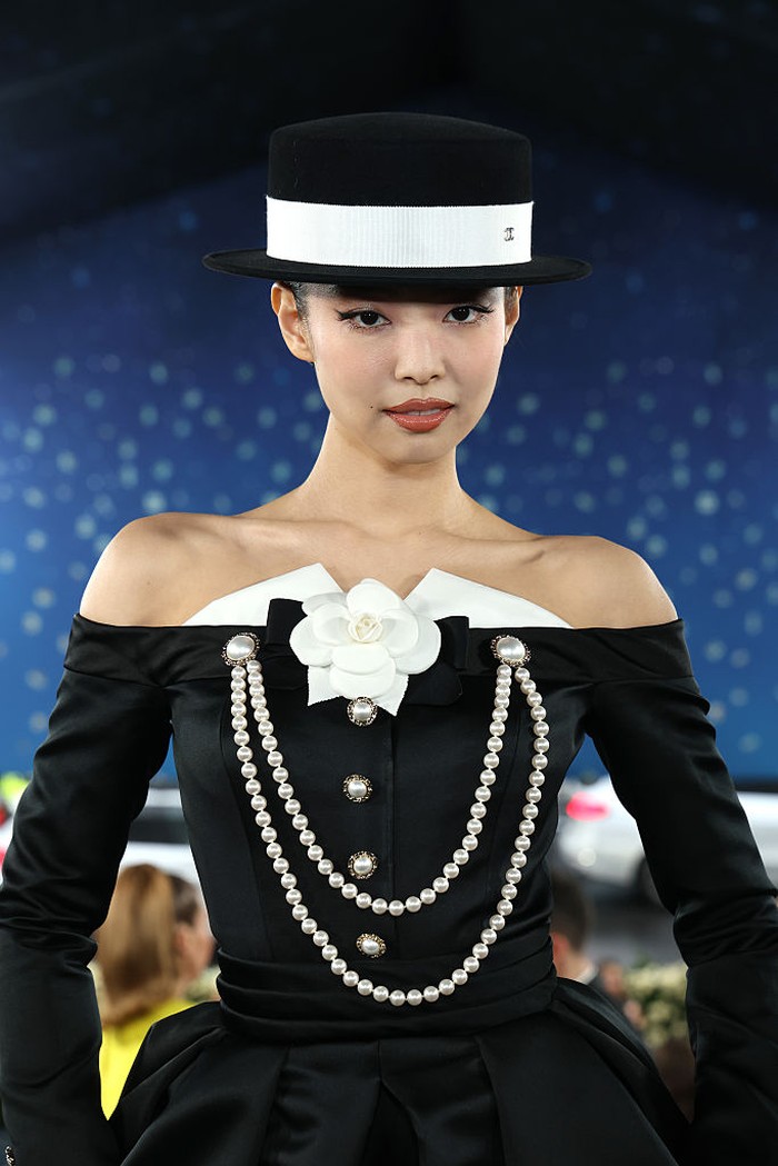 Jennie menghadiri Met Gala 2025 yang merayakan 