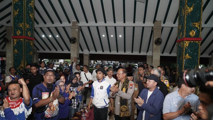 Kapolda Jawa Timur Irjen Nanang Avianto saat audiensi dengan Aremania