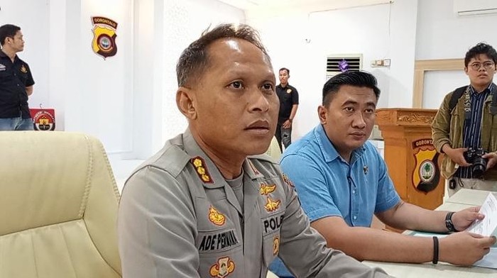 Kapolresta Gorontalo Kota Kombes Ade Permana saat rilis kasus pria cabuli anak kandang.