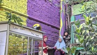 Warga berharap Lembur Katumbiri dapat menjadi pendorong bergeraknya ekonomi masyarakat setempat.