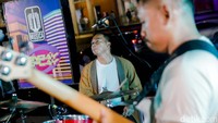 detikSore on Location juga bekerja sama dengan Monday Replay untuk menghadirkan acara yang informatif sekaligus menghibur. Elemen edukatif dikemas dalam format yang ringan dan mudah dicerna.  