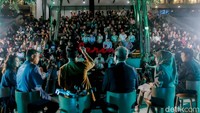 Sebagai bagian dari dukungan terhadap program-program tersebut, detikcom bersama BKKBN menggelar detikSore on Location secara langsung di pusat kota. Anjungan Sarinah dipilih sebagai tempat acara yang strategis dan mudah diakses publik.  