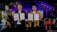 Tak hanya diskusi, acara juga diisi dengan momen penting yakni penandatanganan MoU antara BKKBN dan PTPN. MoU tersebut berisi kerja sama dalam Gerakan Orang Tua Asuh Cegah Stunting (GENTING).  