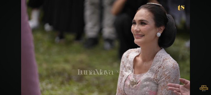 Acara siraman Luna Maya.