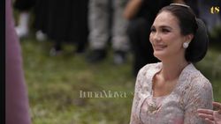 Momen Haru Luna Maya di Acara Sungkeman