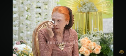 Acara siraman Luna Maya.