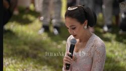 Momen Haru Luna Maya di Acara Sungkeman