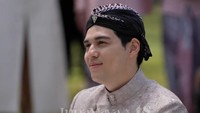 Senyuman Maxime Bouttier. Foto: YouTube Luna Maya dan TS Media