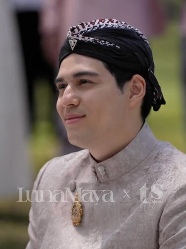 Luna Maya dan Maxime Bouttier siraman.