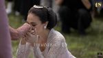 10 Momen Luna Maya Siraman: Cium Kaki Ibu dan Digendong 2 Kakak