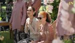 Potret Luna Maya dengan Riasan Paes Tipis