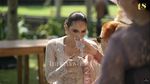 Potret Luna Maya dengan Riasan Paes Tipis