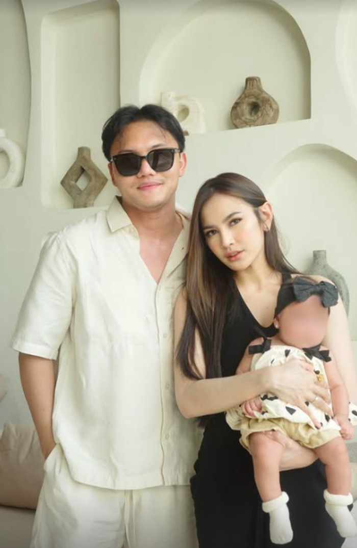 Mahalini Gendong Sang Putri Selina