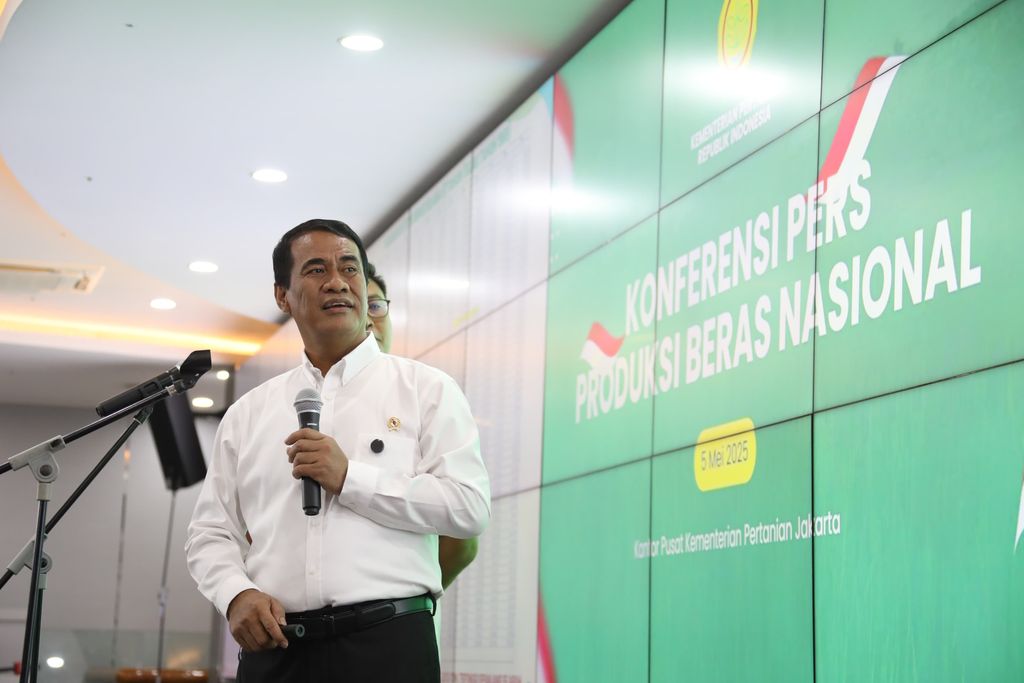 Mentan Amran Sulaiman saat konferensi pers tentang posisi stok beras nasional di Jakarta, Senin (5/5/2025). (Dok. Kementan)