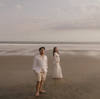 Sebelumnya Aaliyah dan Thariq juga diketahui telah menggelar acara gender reveal untuk mengumumkan jenis kelamin calon anak pertamanya. Dari acara tersebut diketahui bahwa calon anak pertama Thariq dan Aaliyah berjenis kelamin laki-laki. Foto: Instagram/@aaliyah.massaid