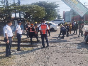 Pelintasan Sebidang Kereta Api di Lamongan Ini Ditutup untuk Roda 4