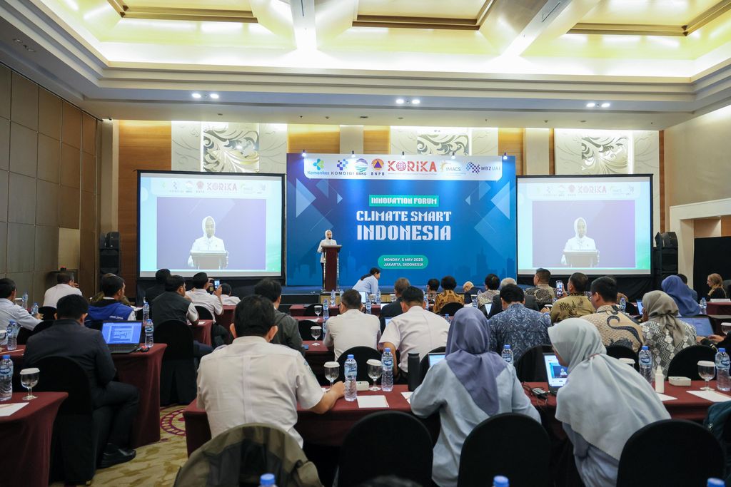 Plt Kepala BMKG Dwikorita Karnawati dalam Forum Inovasi Climate Smart Indonesia yang diselenggarakan di Hotel JS Luwansa, Kuningan, Jakarta, Senin (5/5/2025). (Dok. BMKG)