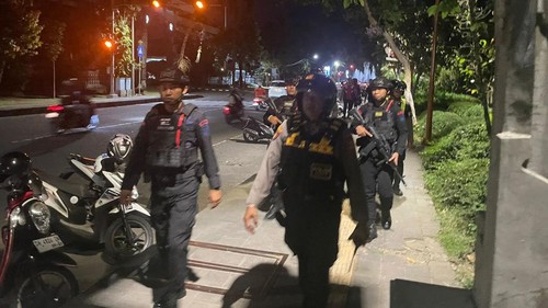 Polda Bali menggelar patroli skala besar untuk mencegah gangguan kamtibmas, Senin (5/5/2025) malam. (Dok. Polda Bali)