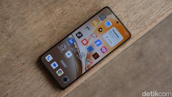 HP ini menjadi yang pertama di Indonesia, bahkan di dunia, yang ditenagai oleh chipset Snapdragon 6 Gen 4. Prosesor inovatif ini dibuat dengan proses fabrikasi TSMC 4nm. Foto: Adi Fida Rahman/detikINET