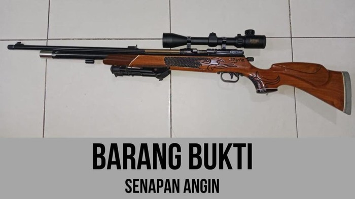 Senapan angin barang bukti penembakan remaja di Pekanbaru. (Istimewa)