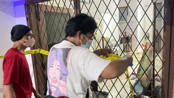 Seorang wanita berinisial LD (58) ditemukan tewas membusuk dalam rumahnya di Rawa Badak Selatan, Koja, Jakarta Utara (Jakut). (dok. ist)