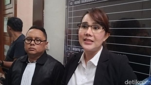 Terdakwa Isa Zega saat menghadiri sidang pembacaan pledoi.