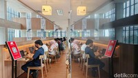 Selain itu, pemerintah juga sedang mengkaji perpanjangan jam operasional untuk beberapa perpustakaan lain di Jakarta. Diharapkan kebijakan ini bisa merata dan dinikmati seluruh warga.  