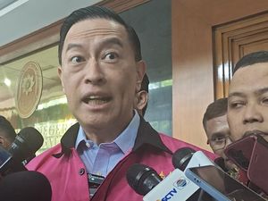 Tanda Tanya soal iPad dan MacBook di Sel Tom Lembong