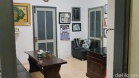 Ruangan Kasat Pol PP Kota Kediri yang kosong saat didatangi oleh Mbak Wali Kota Kediri Vinanda Prameswati.