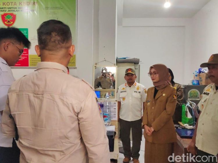 Wali Kota Kediri Mbak Vinanda Sidak Kantor Satpol PP