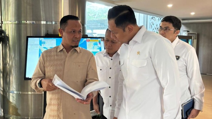 Walkot Pekanbaru, Agung Nugroho saat menemui AHY di Jakarta (Istimewa)