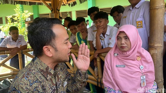 Walkot Solo Respati ditemui di SMP N 7 Solo, Selasa (6/5/2025)