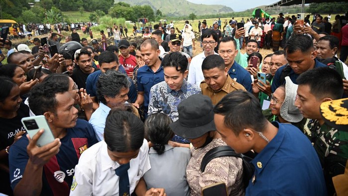 Wapres Gibran Rakabuming Raka saat kunjungan kerja di Sikka, NTT, Selasa (6/5/2025).