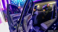 Kemudian ada fitur 21 ADAS auto parking assistant. Polytron G3 dan G3+ menawarkan kesan interior luas, panoramic sunroof, dan audio XBR dari Polytron.